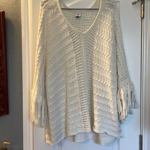 Beautiful summer white poncho by CAbi size L